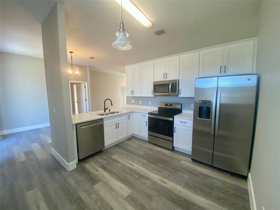 Active With Contract: $2,195 (3 beds, 2 baths, 1160 Square Feet)