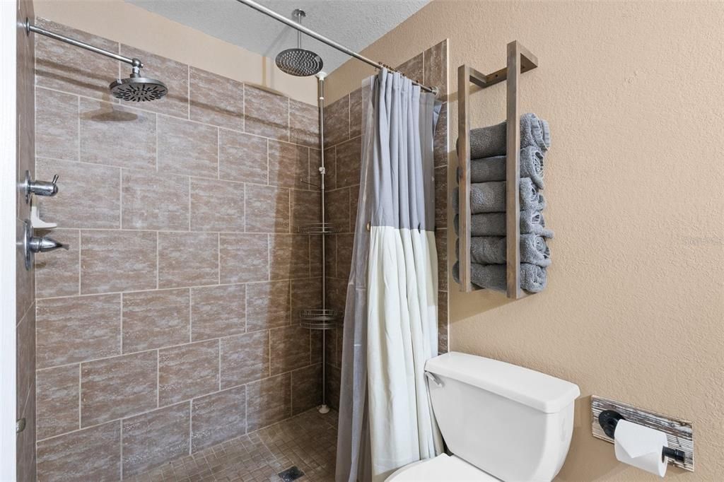 Primary bath with rainshower head