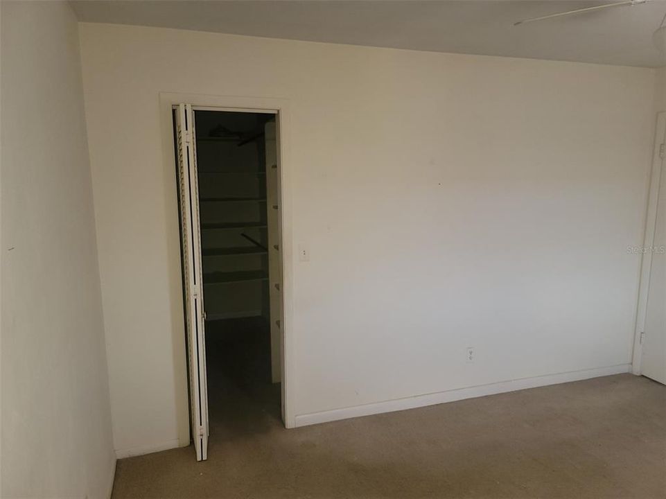 For Sale: $102,000 (2 beds, 1 baths, 792 Square Feet)