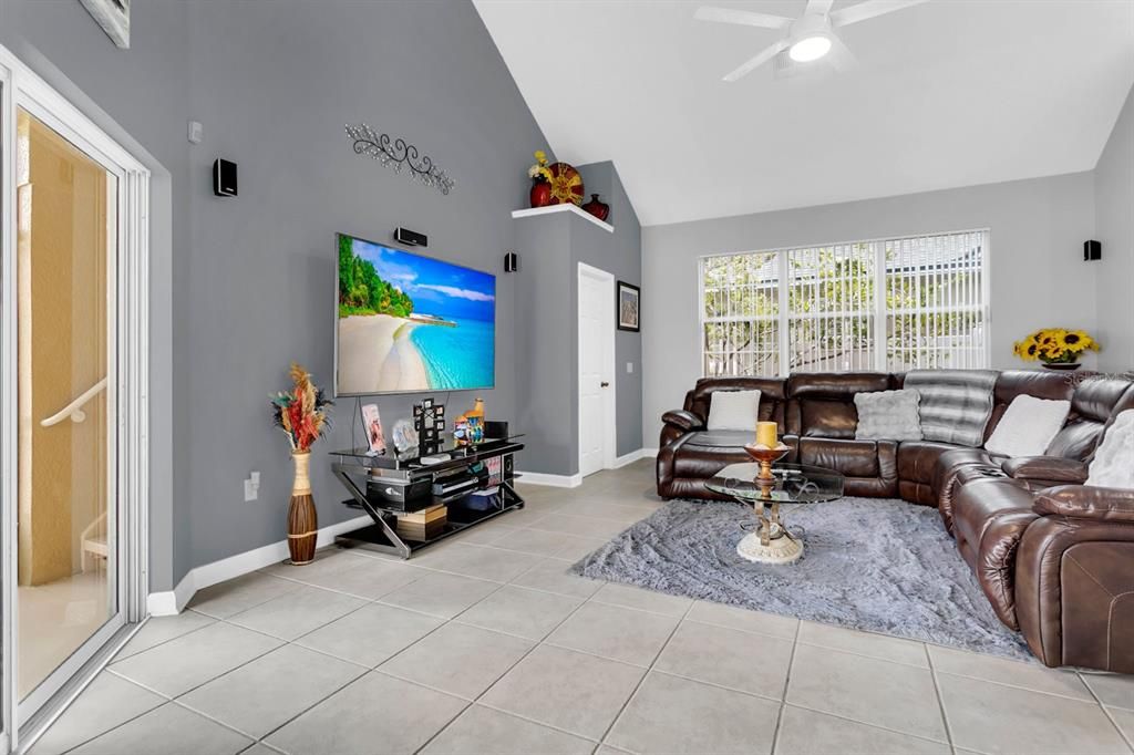 For Sale: $750,000 (5 beds, 3 baths, 2735 Square Feet)
