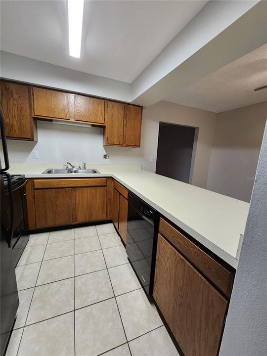 Recently Rented: $1,700 (2 beds, 2 baths, 1156 Square Feet)