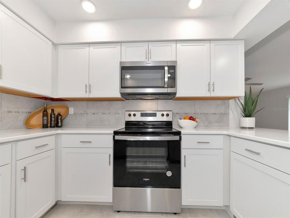 Active With Contract: $410,000 (2 beds, 2 baths, 1922 Square Feet)