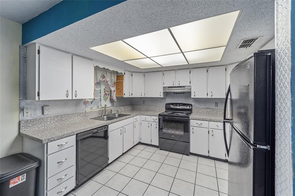 For Sale: $204,900 (3 beds, 2 baths, 1268 Square Feet)