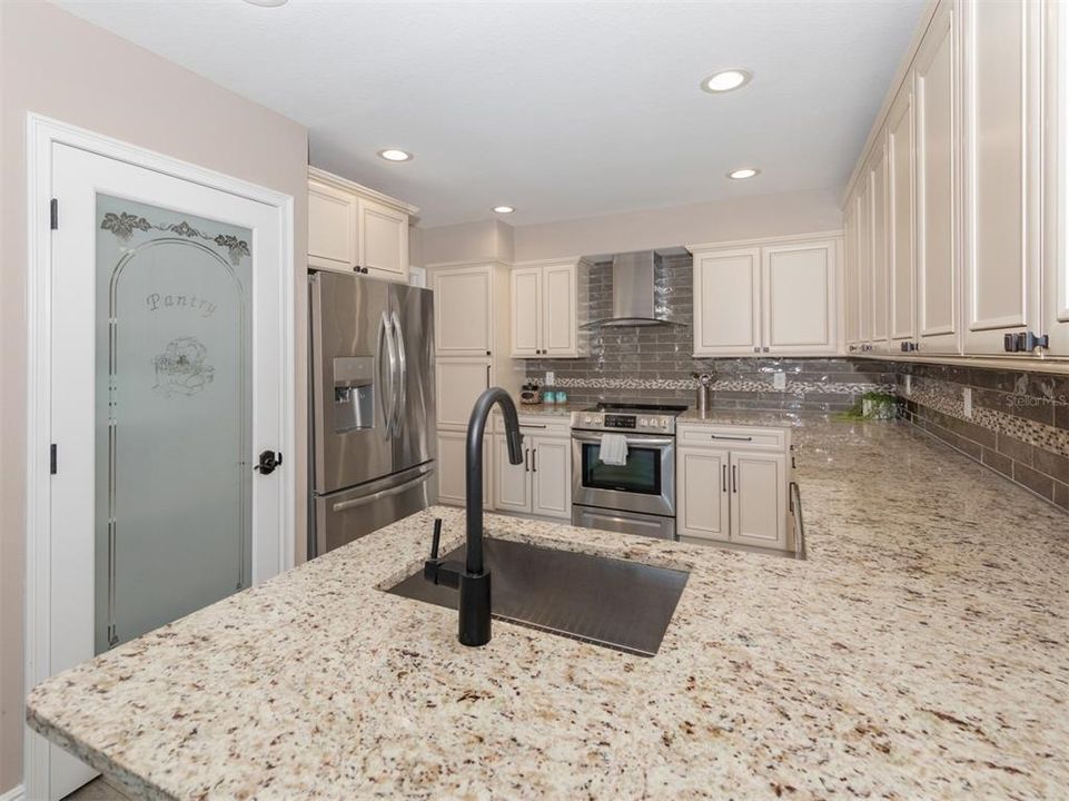 For Sale: $445,000 (3 beds, 3 baths, 1811 Square Feet)