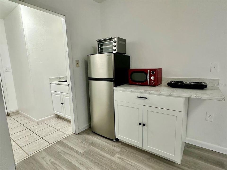 Recently Rented: $850 (1 beds, 1 baths, 300 Square Feet)