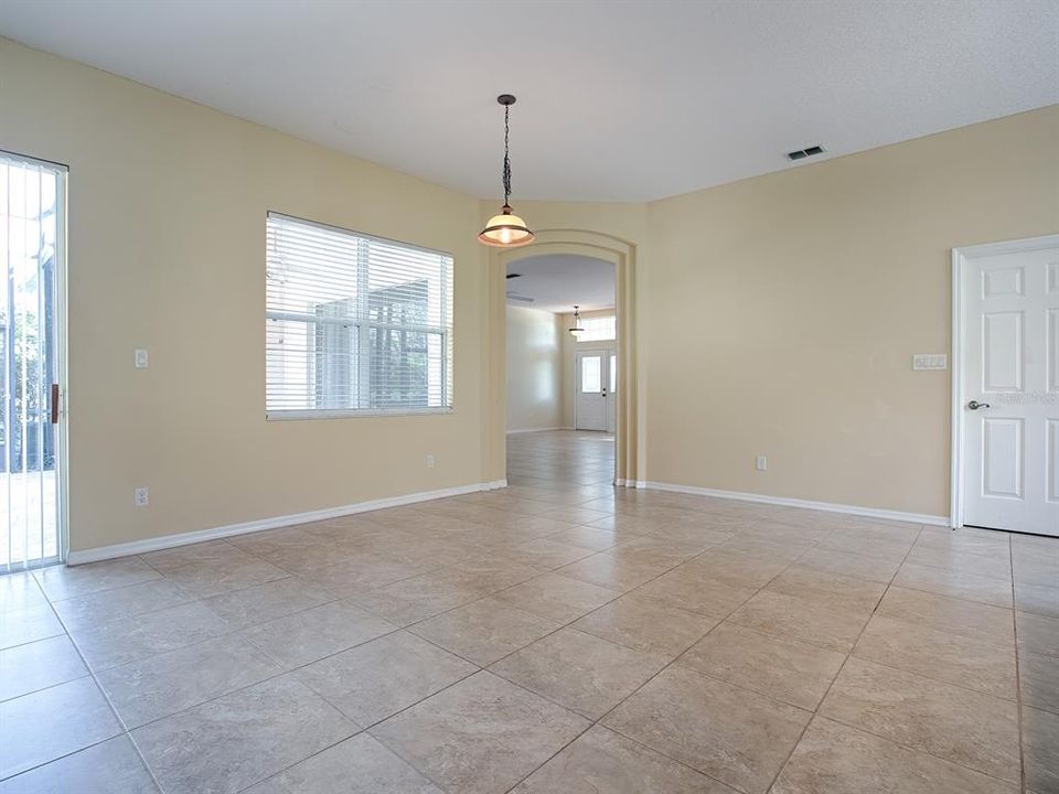 For Sale: $365,000 (2 beds, 2 baths, 2252 Square Feet)