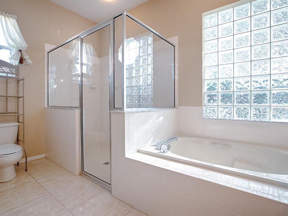 待售: $365,000 (2 贝兹, 2 浴室, 2252 平方英尺)
