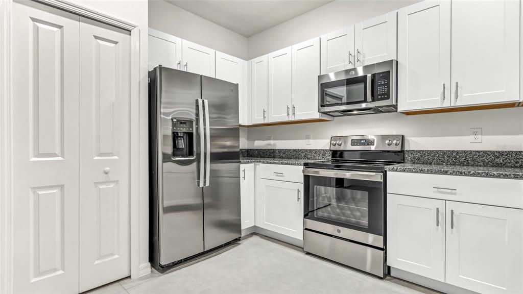 For Rent: $2,099 (3 beds, 2 baths, 1634 Square Feet)