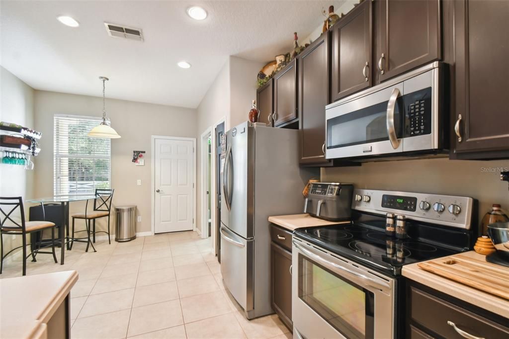 For Sale: $310,000 (3 beds, 2 baths, 1514 Square Feet)