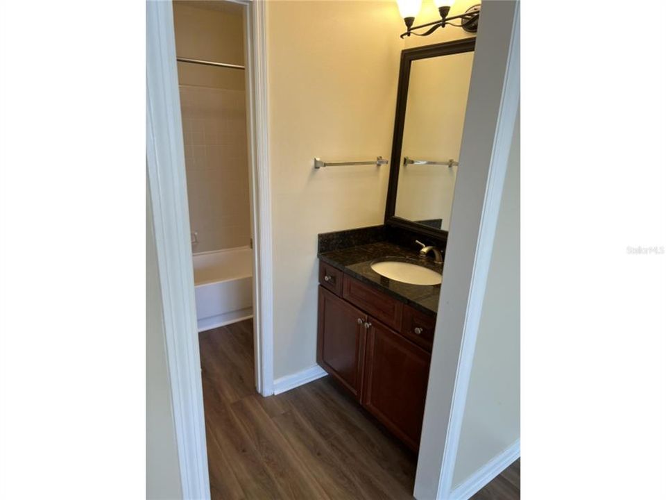 For Sale: $159,000 (1 beds, 1 baths, 665 Square Feet)