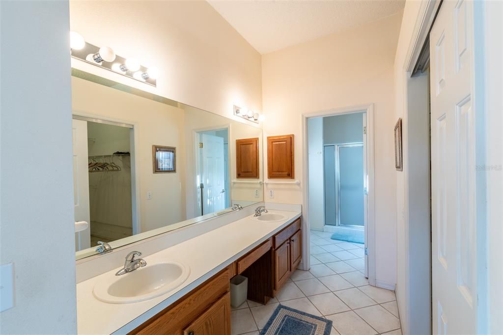 For Rent: $2,195 (2 beds, 2 baths, 1768 Square Feet)