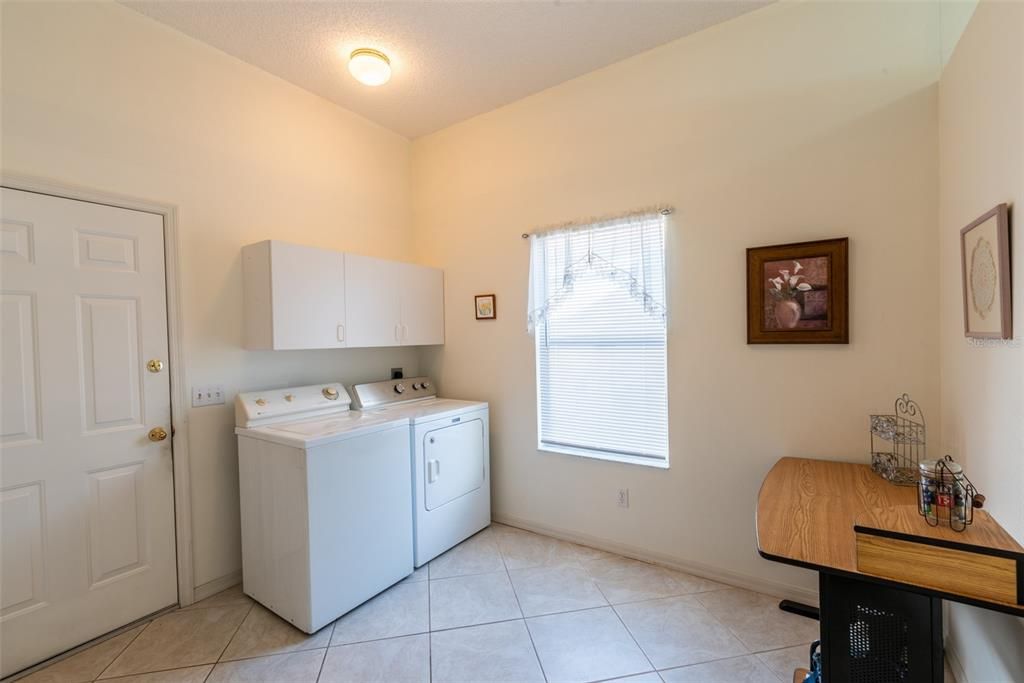 For Rent: $2,195 (2 beds, 2 baths, 1768 Square Feet)