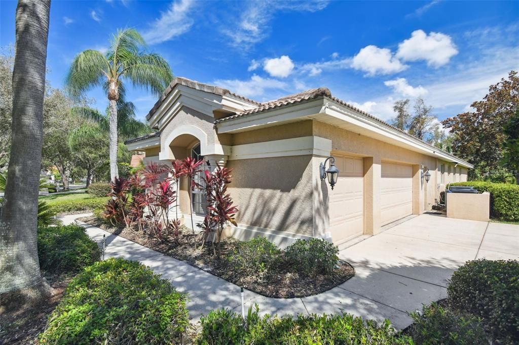 Active With Contract: $745,000 (4 beds, 3 baths, 2984 Square Feet)
