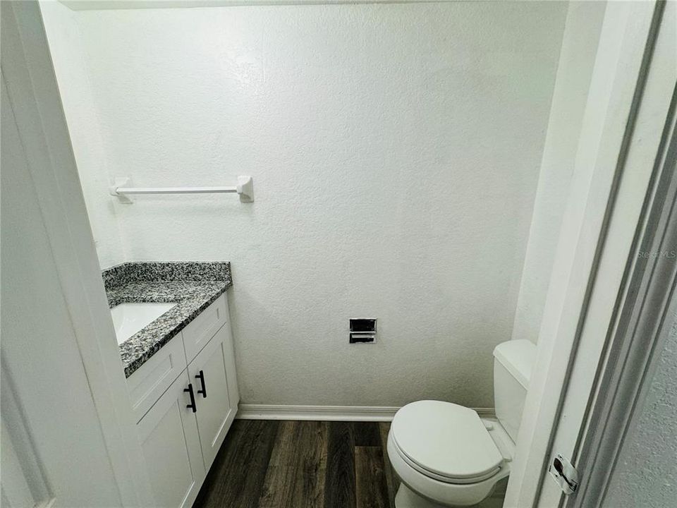 Recently Rented: $1,399 (2 beds, 1 baths, 1080 Square Feet)