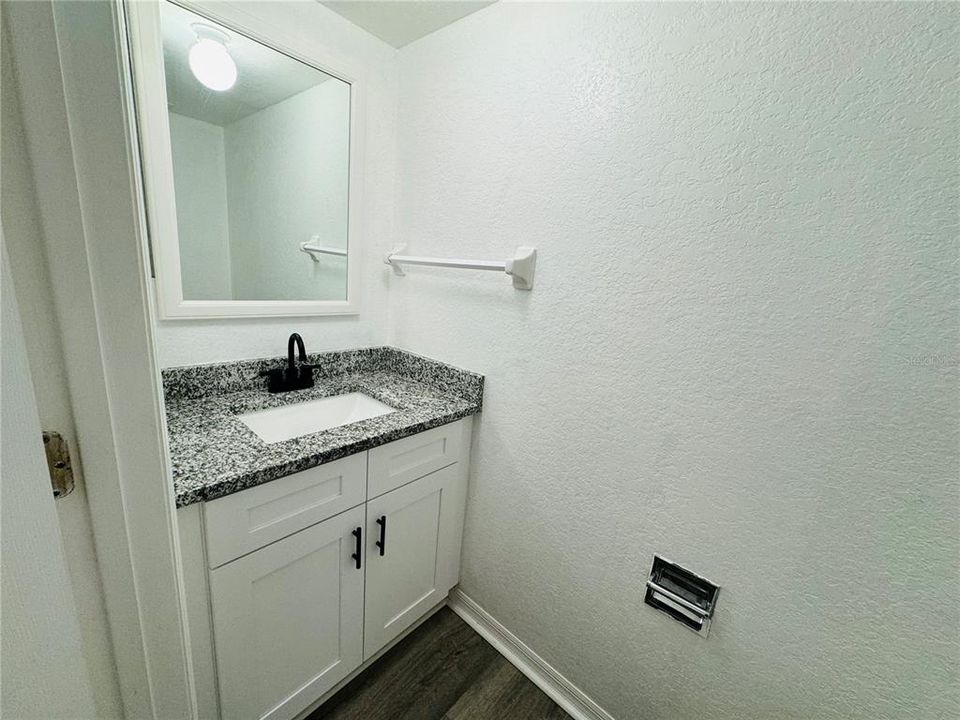 最近租的: $1,399 (2 贝兹, 1 浴室, 1080 平方英尺)