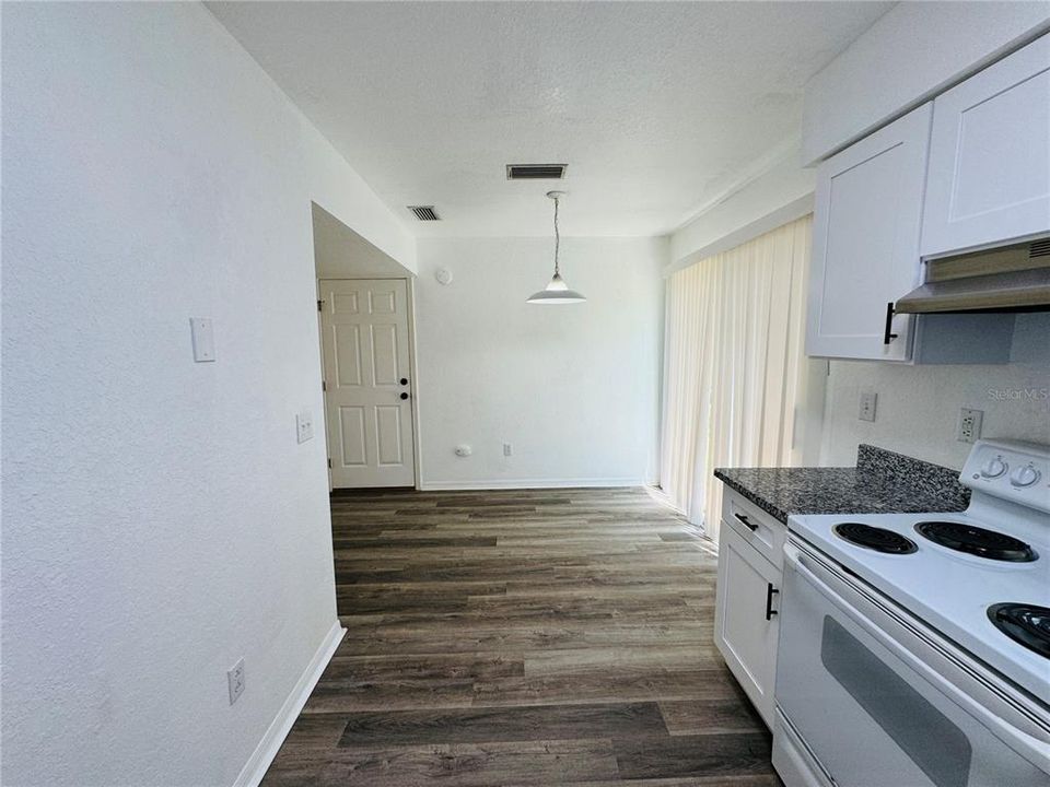 Recently Rented: $1,399 (2 beds, 1 baths, 1080 Square Feet)