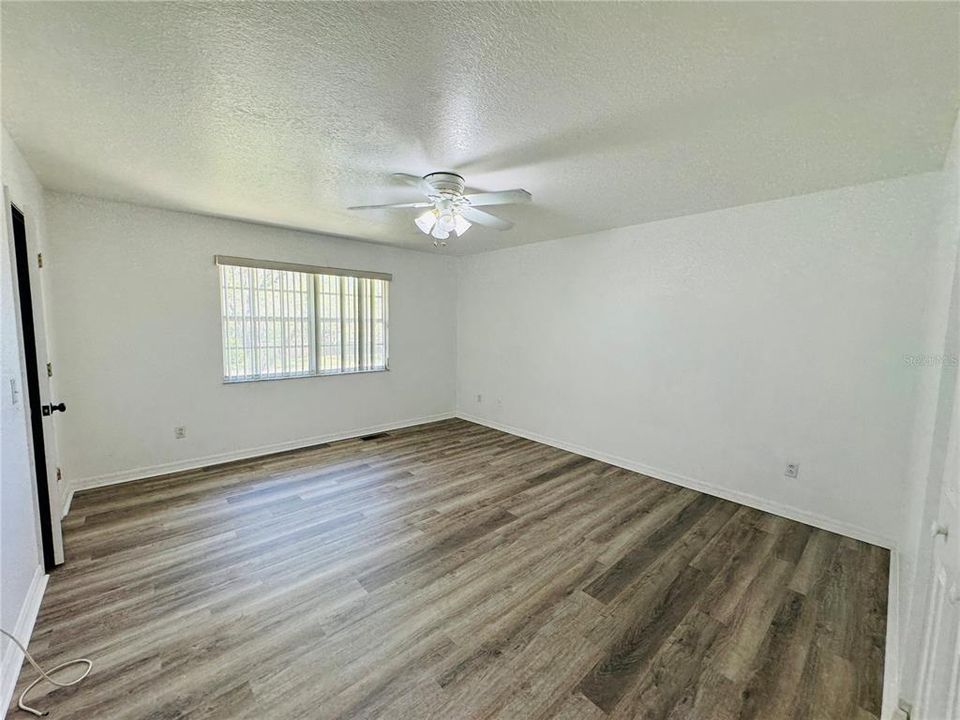 Recently Rented: $1,399 (2 beds, 1 baths, 1080 Square Feet)