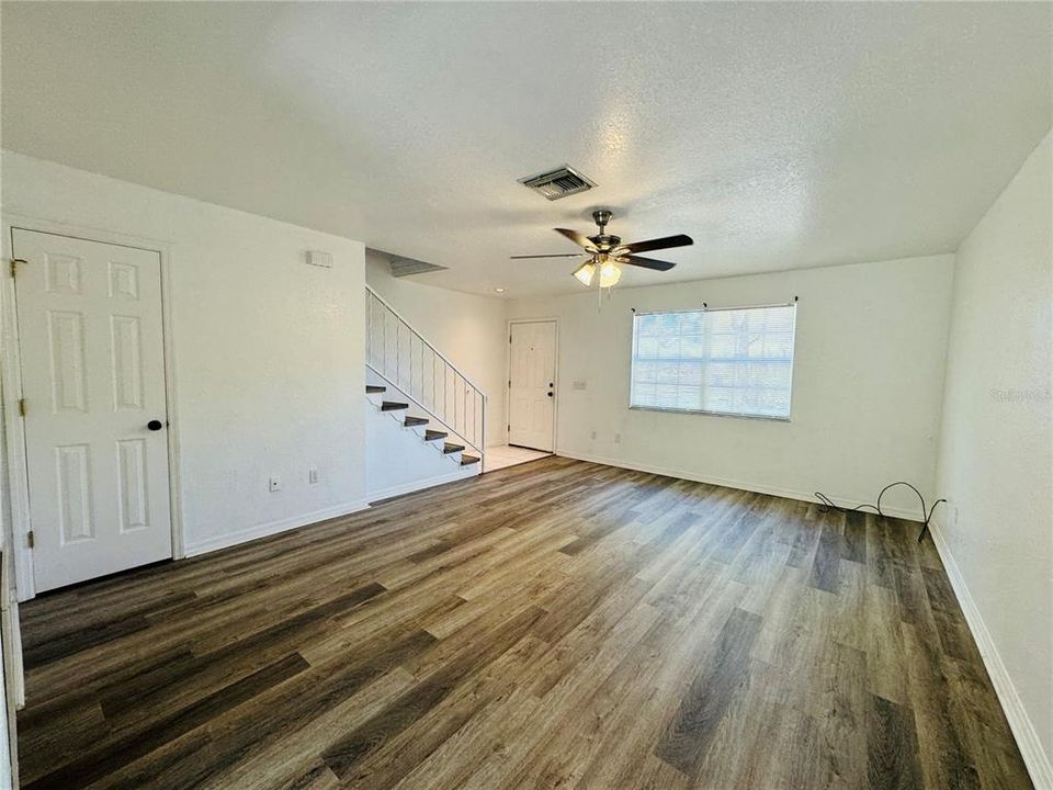 Recently Rented: $1,399 (2 beds, 1 baths, 1080 Square Feet)