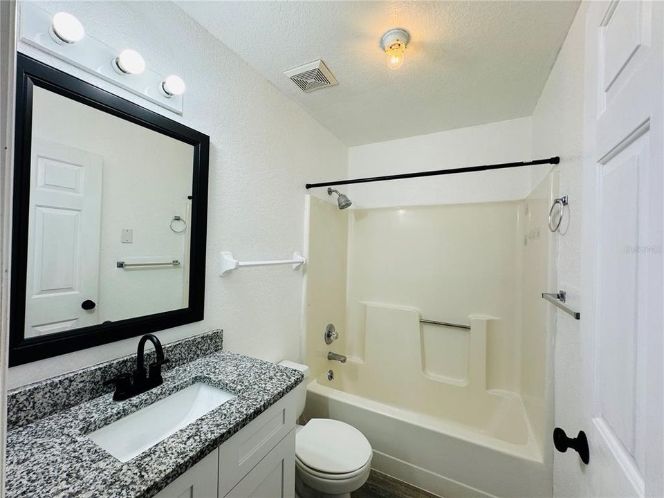最近租的: $1,399 (2 贝兹, 1 浴室, 1080 平方英尺)