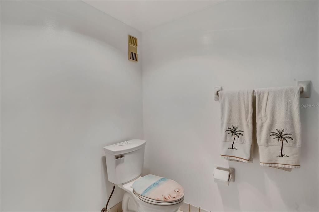 待售: $300,000 (3 贝兹, 2 浴室, 1570 平方英尺)