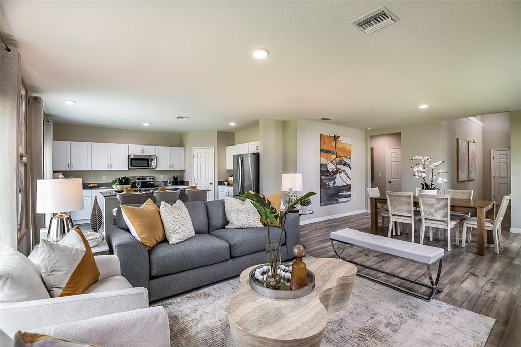 Active With Contract: $373,240 (5 beds, 3 baths, 2470 Square Feet)