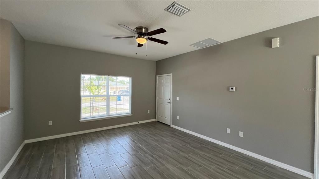 For Rent: $1,899 (3 beds, 2 baths, 1475 Square Feet)