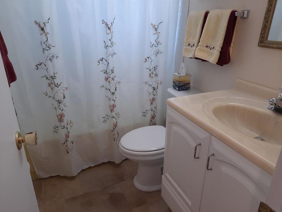 For Sale: $157,500 (2 beds, 2 baths, 1050 Square Feet)