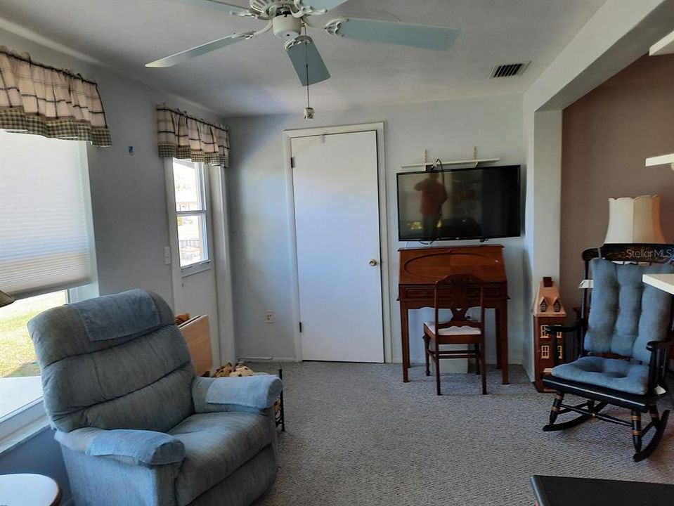 For Sale: $170,000 (2 beds, 2 baths, 1050 Square Feet)