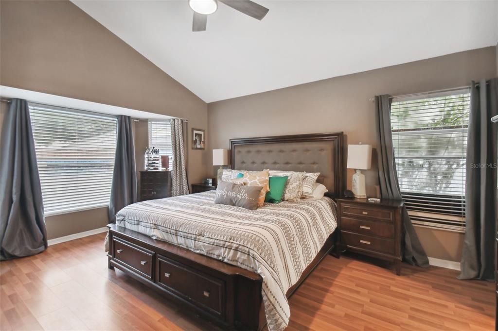 Active With Contract: $375,000 (3 beds, 2 baths, 1511 Square Feet)