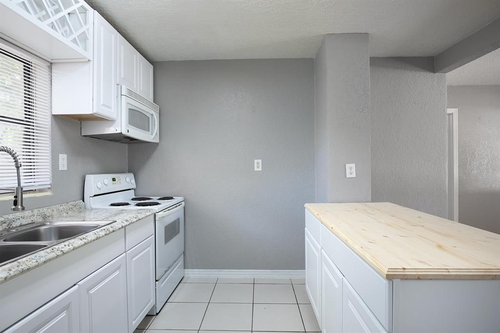 For Sale: $250,000 (3 beds, 1 baths, 850 Square Feet)