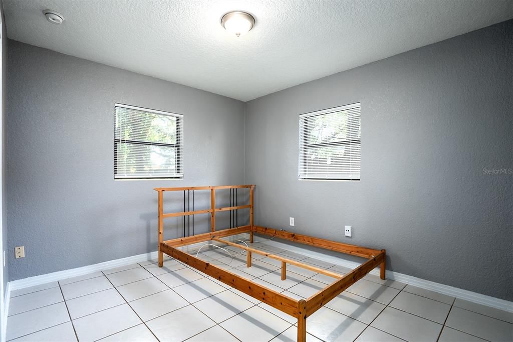 For Sale: $260,000 (3 beds, 1 baths, 850 Square Feet)