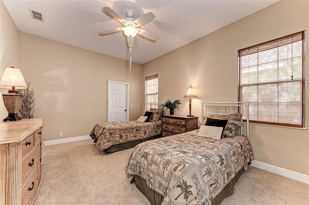 Active With Contract: $3,800 (2 beds, 2 baths, 2215 Square Feet)