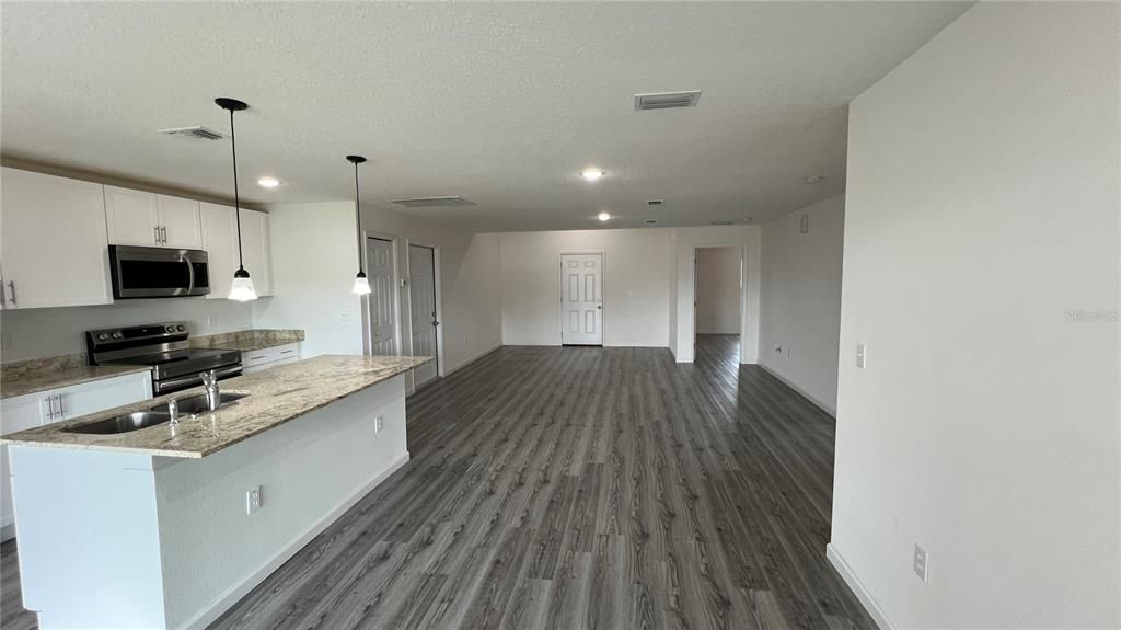 Recently Rented: $2,049 (4 beds, 2 baths, 1710 Square Feet)