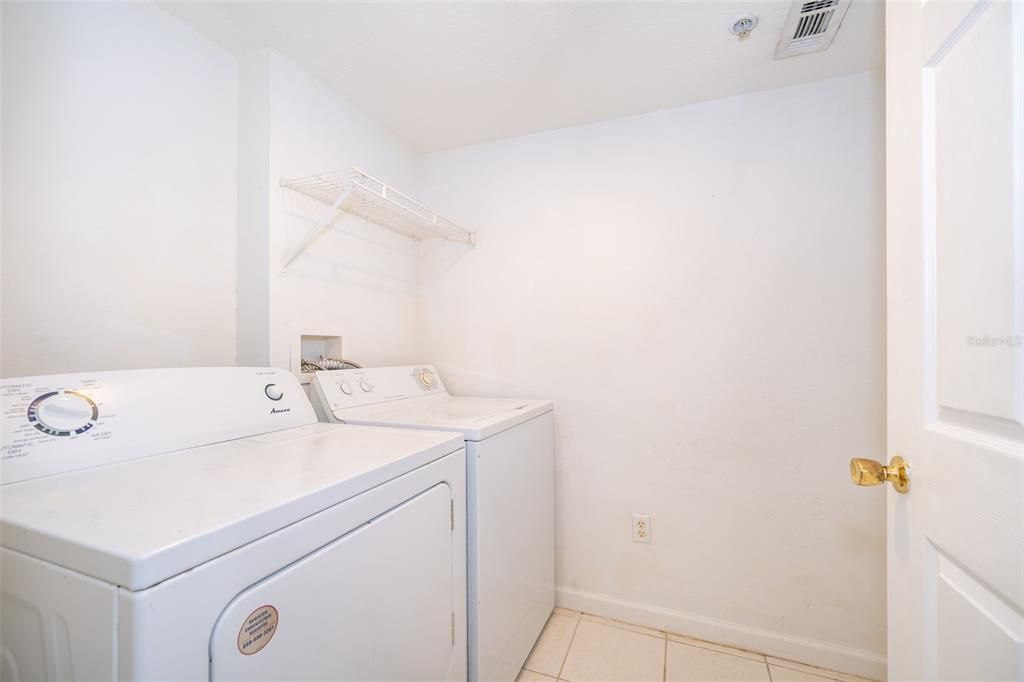 Recently Sold: $197,500 (1 beds, 1 baths, 732 Square Feet)