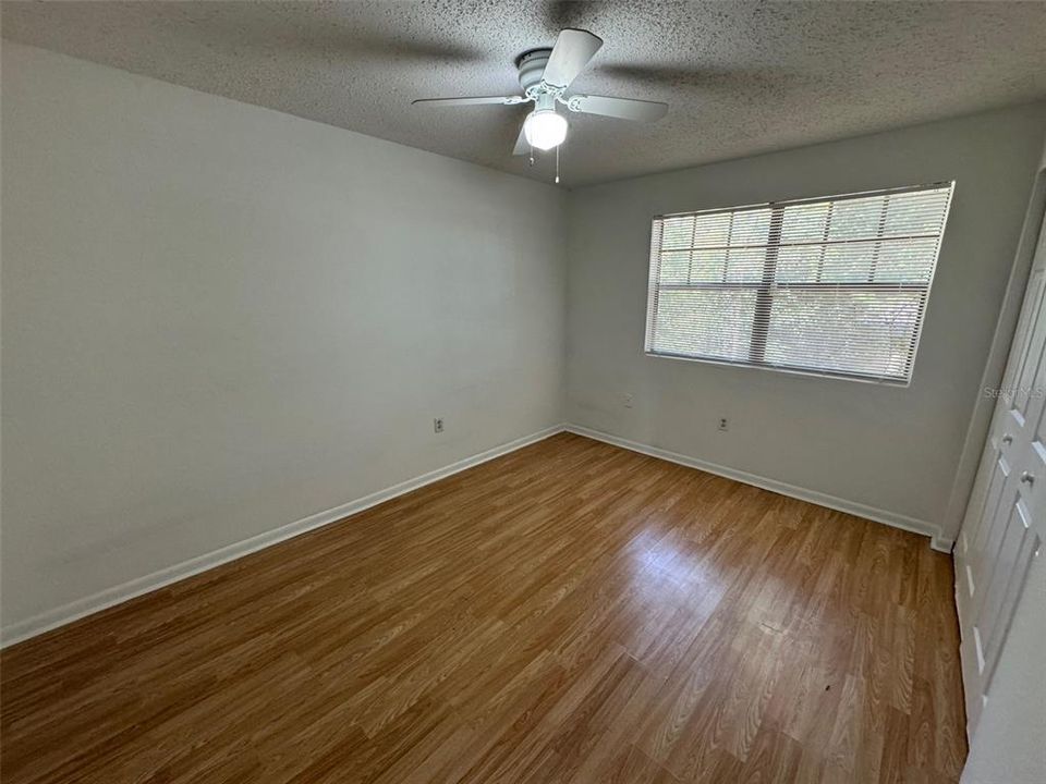 For Sale: $119,000 (2 beds, 1 baths, 899 Square Feet)