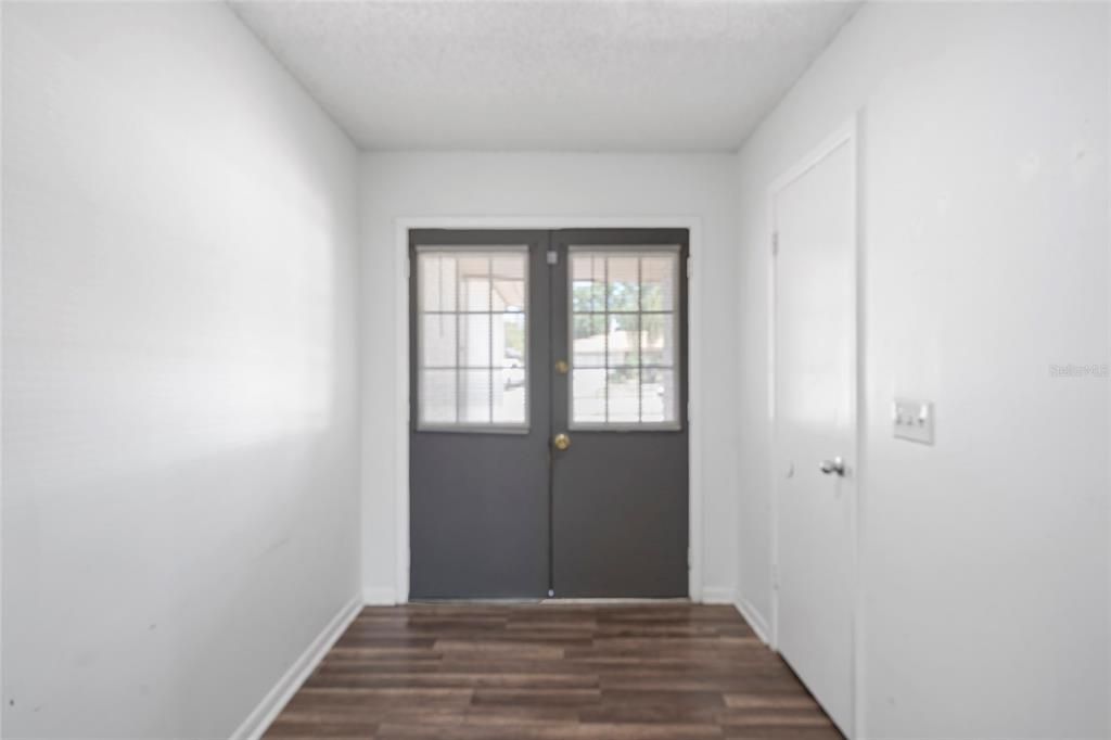 For Sale: $390,000 (3 beds, 2 baths, 1700 Square Feet)