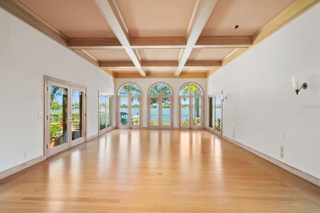 Recently Sold: $5,500,000 (3 beds, 2 baths, 3442 Square Feet)