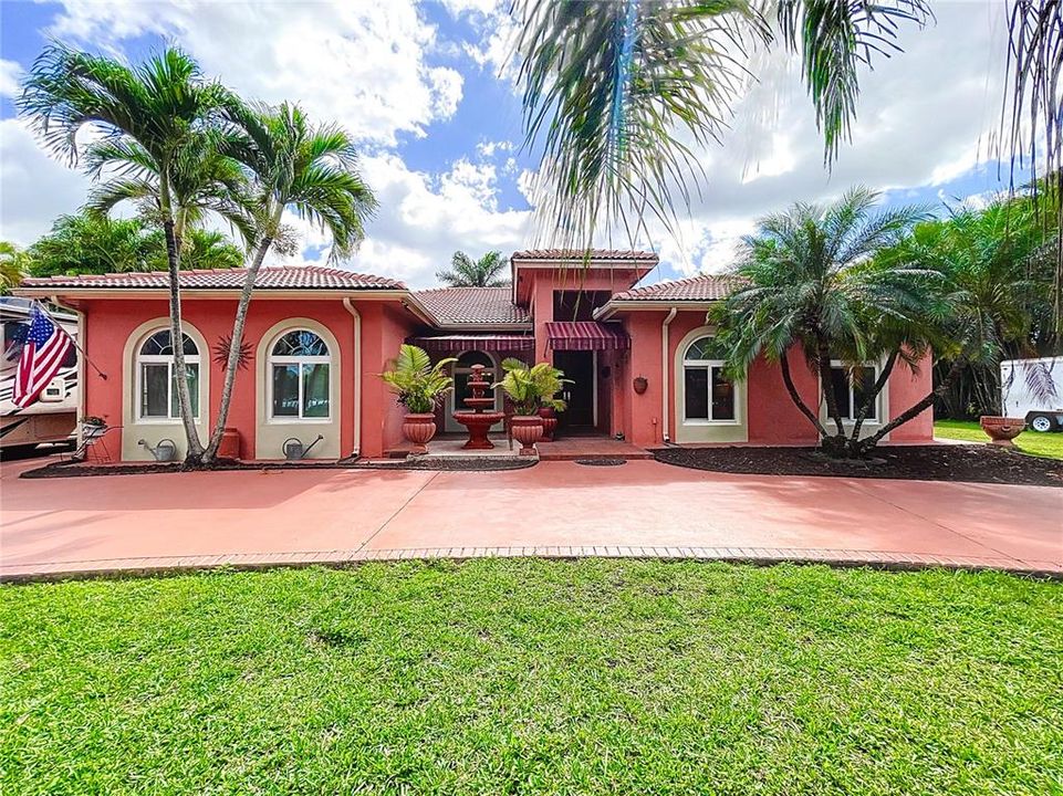 Recently Sold: $920,000 (4 beds, 2 baths, 2176 Square Feet)