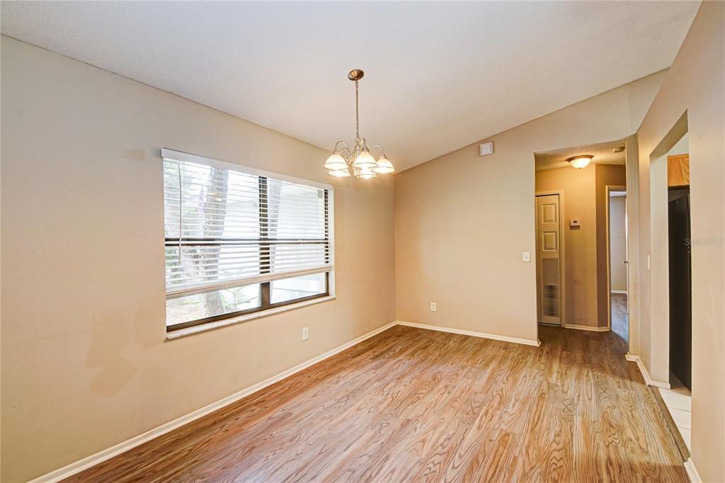 For Sale: $359,900 (3 beds, 2 baths, 1462 Square Feet)