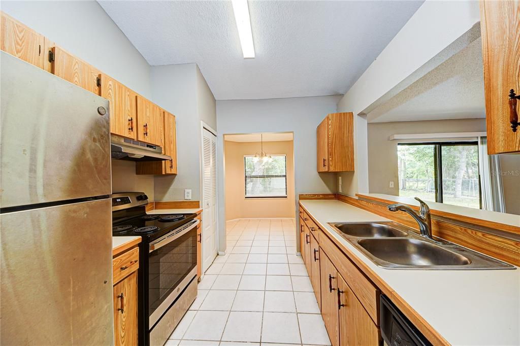 For Sale: $359,900 (3 beds, 2 baths, 1462 Square Feet)
