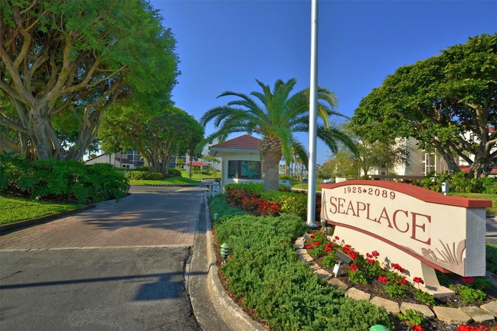 Entrance into Seaplace Community