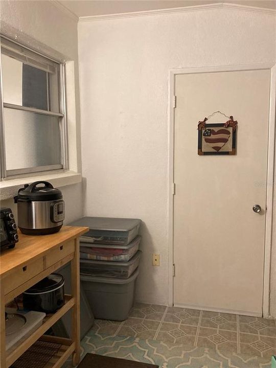 For Sale: $75,000 (1 beds, 1 baths, 520 Square Feet)