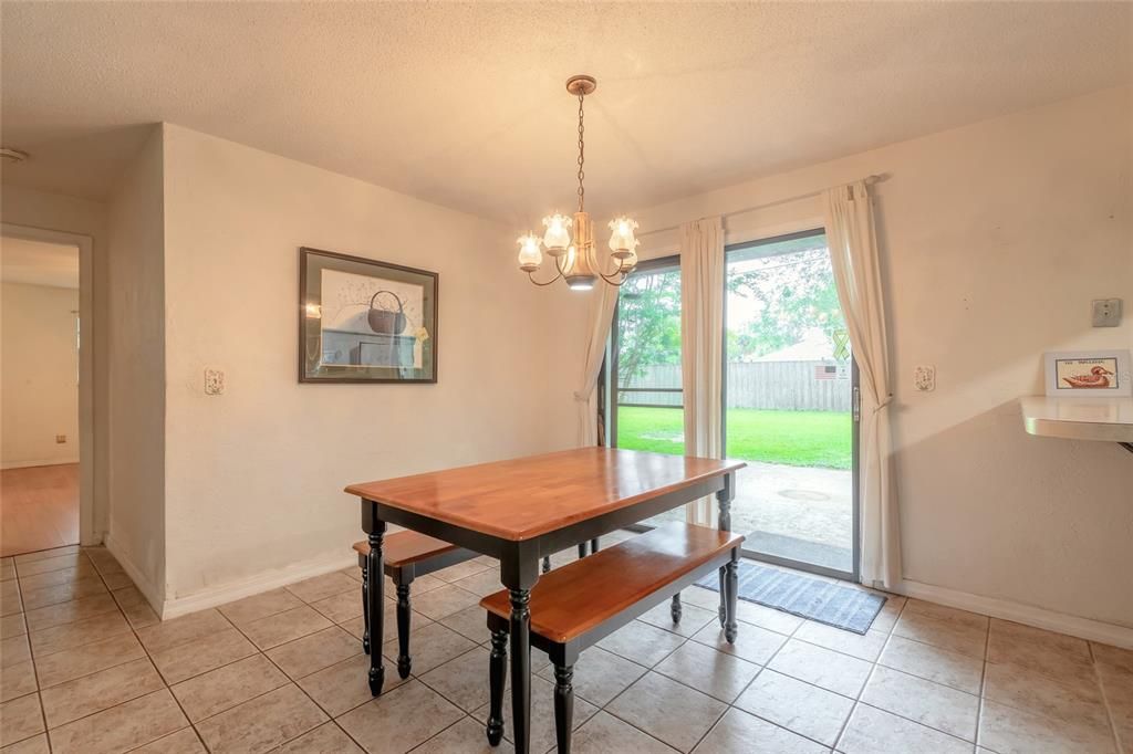 For Sale: $299,900 (3 beds, 2 baths, 1242 Square Feet)