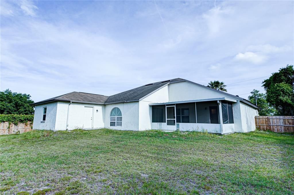 For Sale: $369,900 (3 beds, 2 baths, 2000 Square Feet)