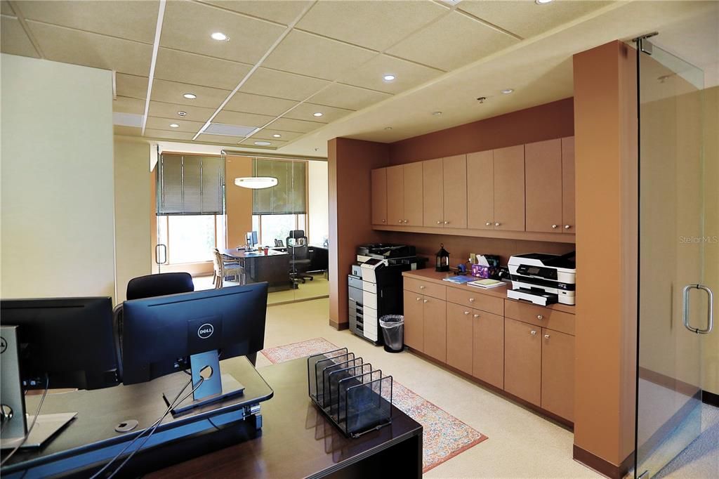 Open center area ideal for cubicles