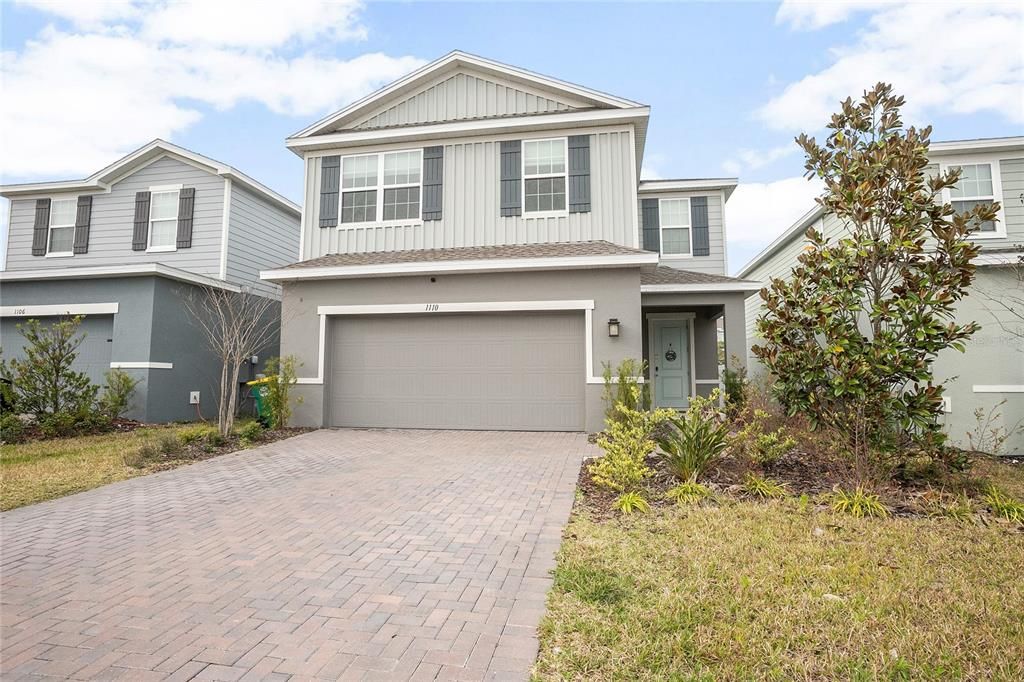 Recently Sold: $425,000 (4 beds, 2 baths, 2046 Square Feet)