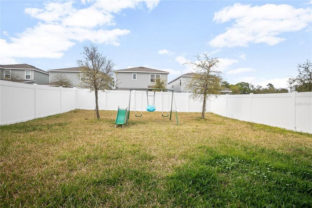 Recently Sold: $425,000 (4 beds, 2 baths, 2046 Square Feet)