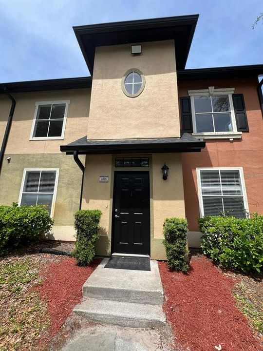 Recently Rented: $1,950 (3 beds, 2 baths, 1257 Square Feet)