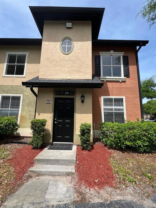 Recently Rented: $1,950 (3 beds, 2 baths, 1257 Square Feet)