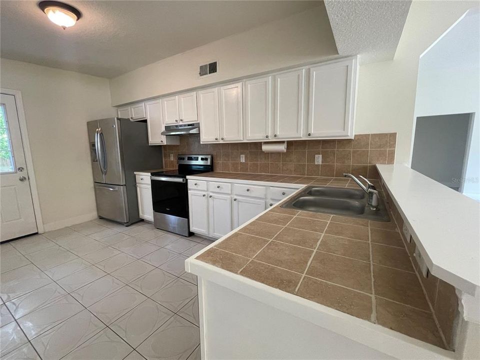 Active With Contract: $249,000 (3 beds, 2 baths, 1413 Square Feet)
